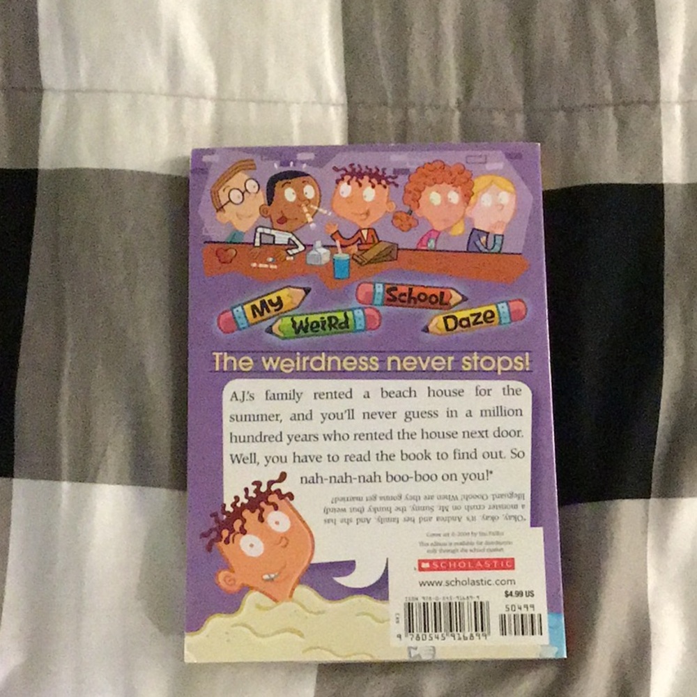 Books - Picture 3 of 6